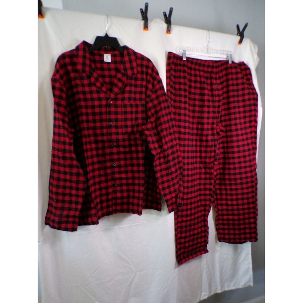 Amazon Essentials Women's Pajama Set Size M Red Black Buffalo Plaid